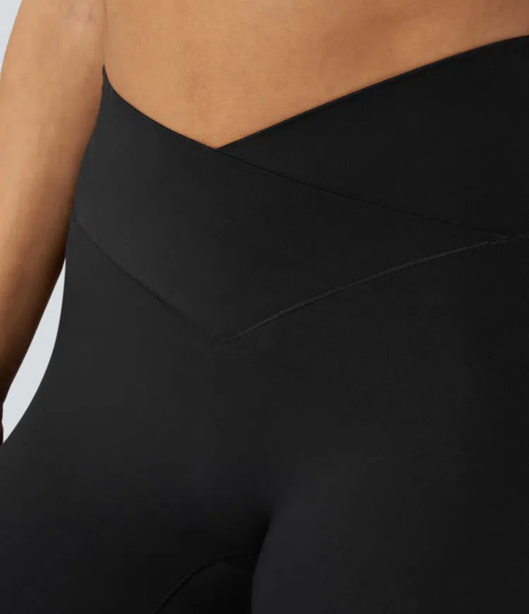 SoftlyZero High Waisted Crossover Contrast Lace Pocket Yoga Leggings