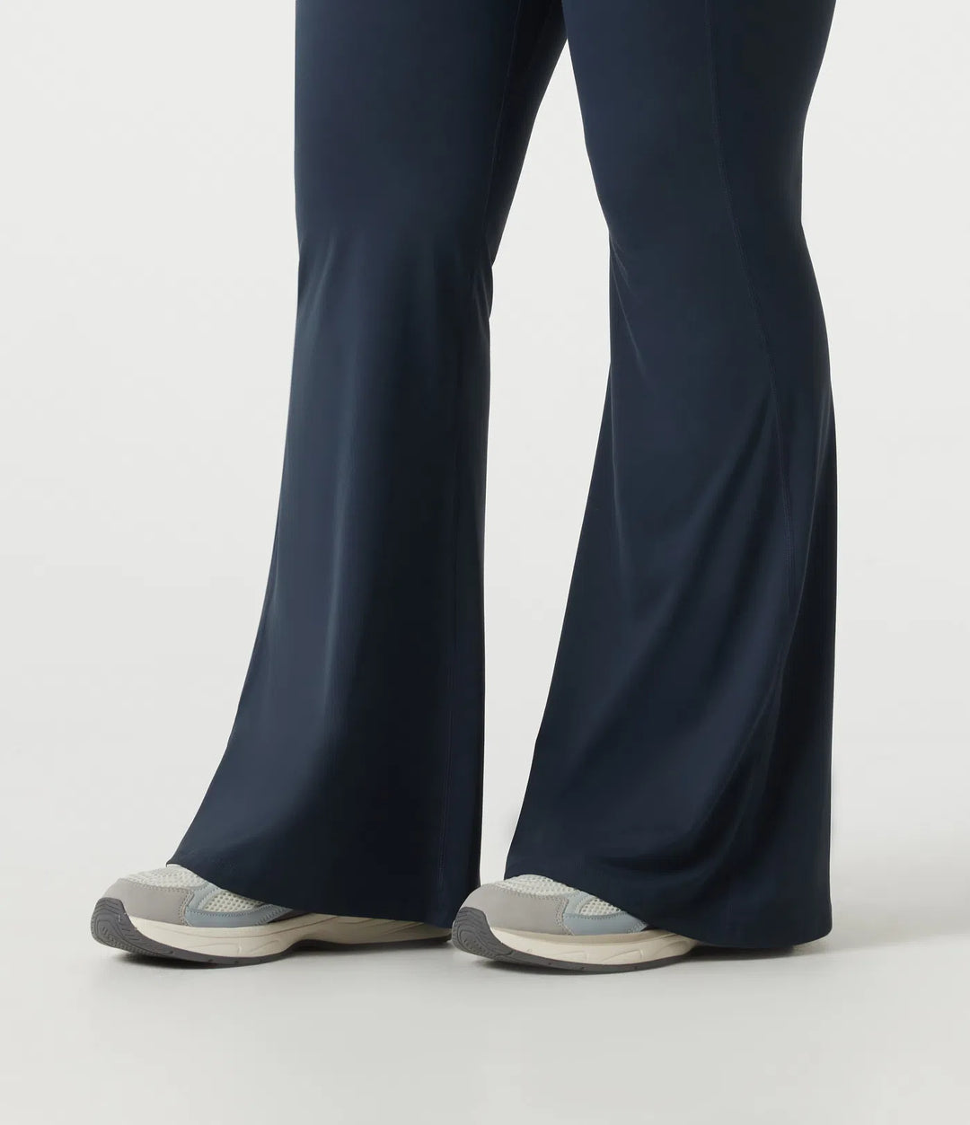 Halara UltraSculpt Plus Size High Waisted Scrunch Butt Lifting Tummy Control Shaping Yoga Flare Leggings with Pockets